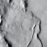 Evidencia de antiguo cauce de agua en Marte