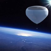 Bloon: Viajar al espacio en globo (2015)